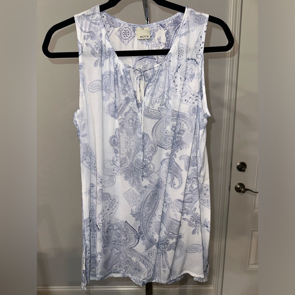 EcryStyle NWT Size Small Blue Paisley Blouse